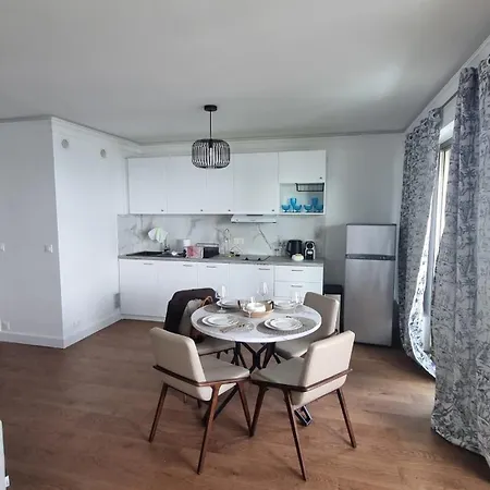 Sea View 1br, Steps To The Appartamento Roccabruna